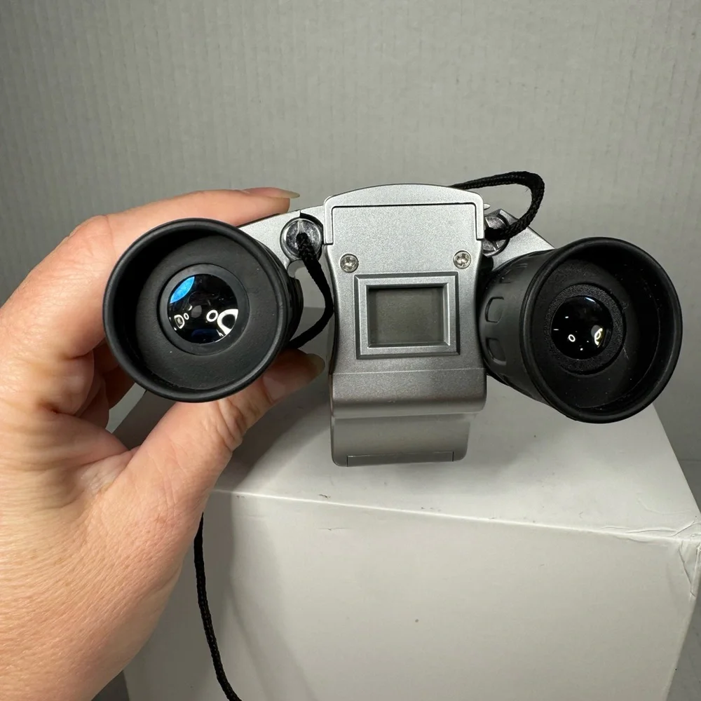 Vivitar 10X25 Binoculars Video 303ft at1000 yds-Used no cover